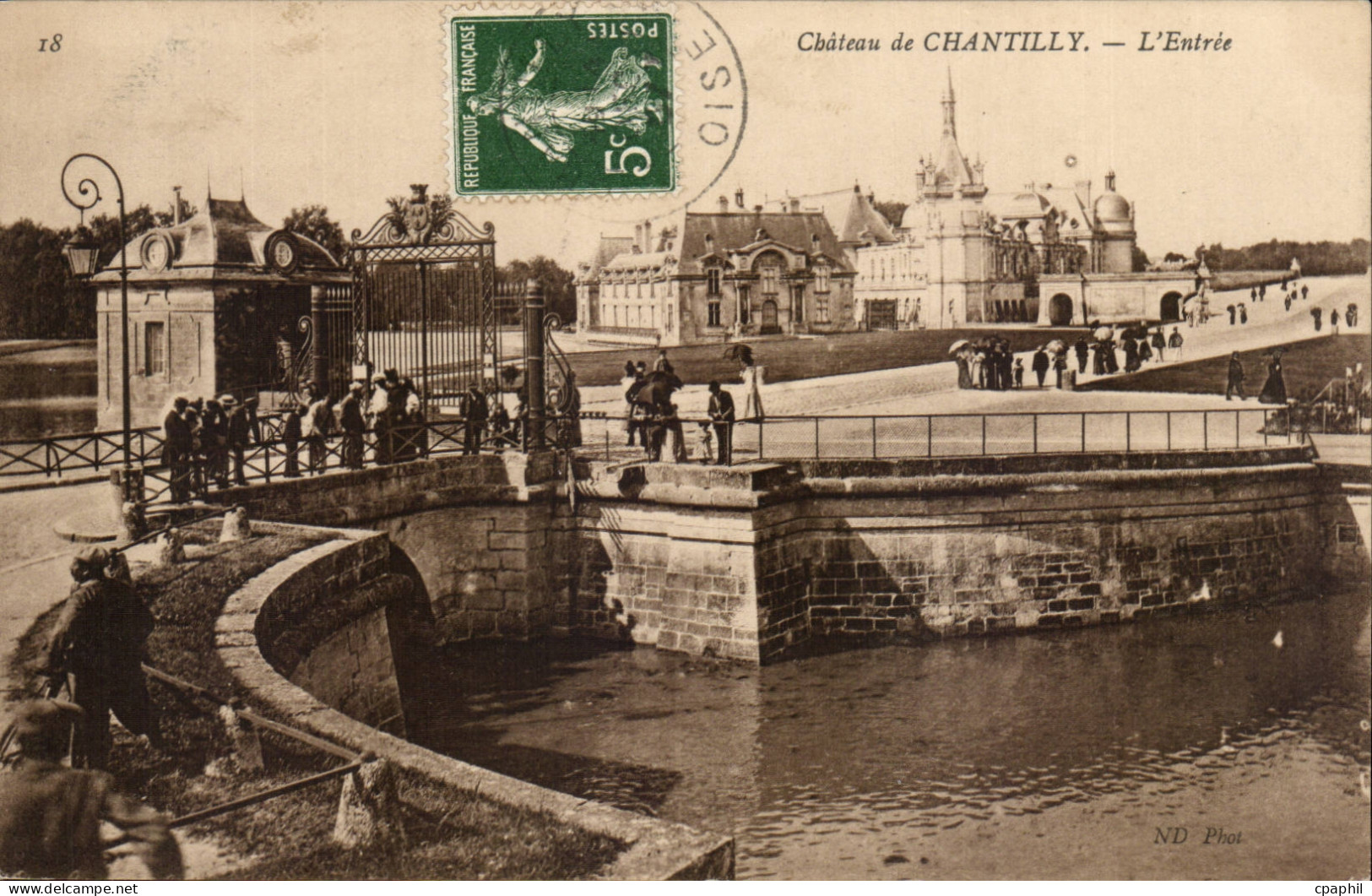 Chantilly CPA Le chateau L'entree