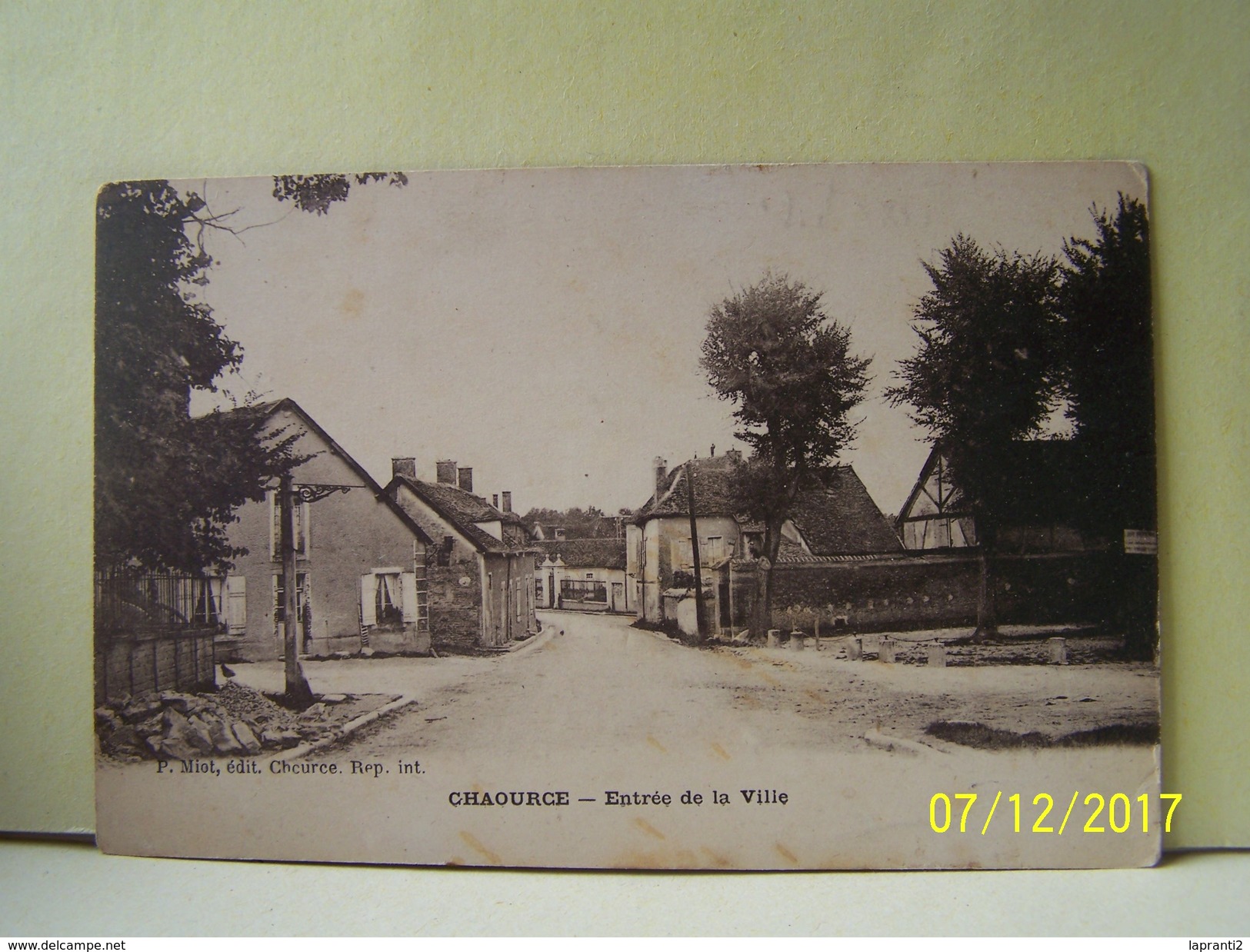 CHAOURCE (AUBE) ENTREE DE LA VILLE.