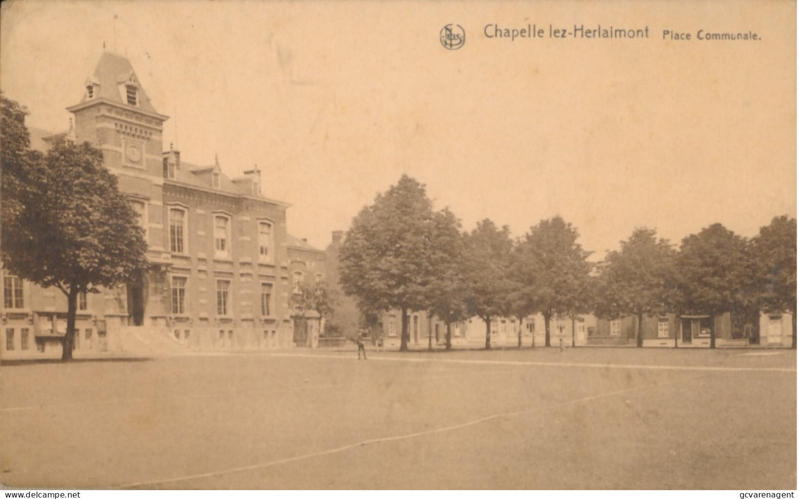 CHAPELLE LEZ HERLAIMONT. PLACE COMMUNALE