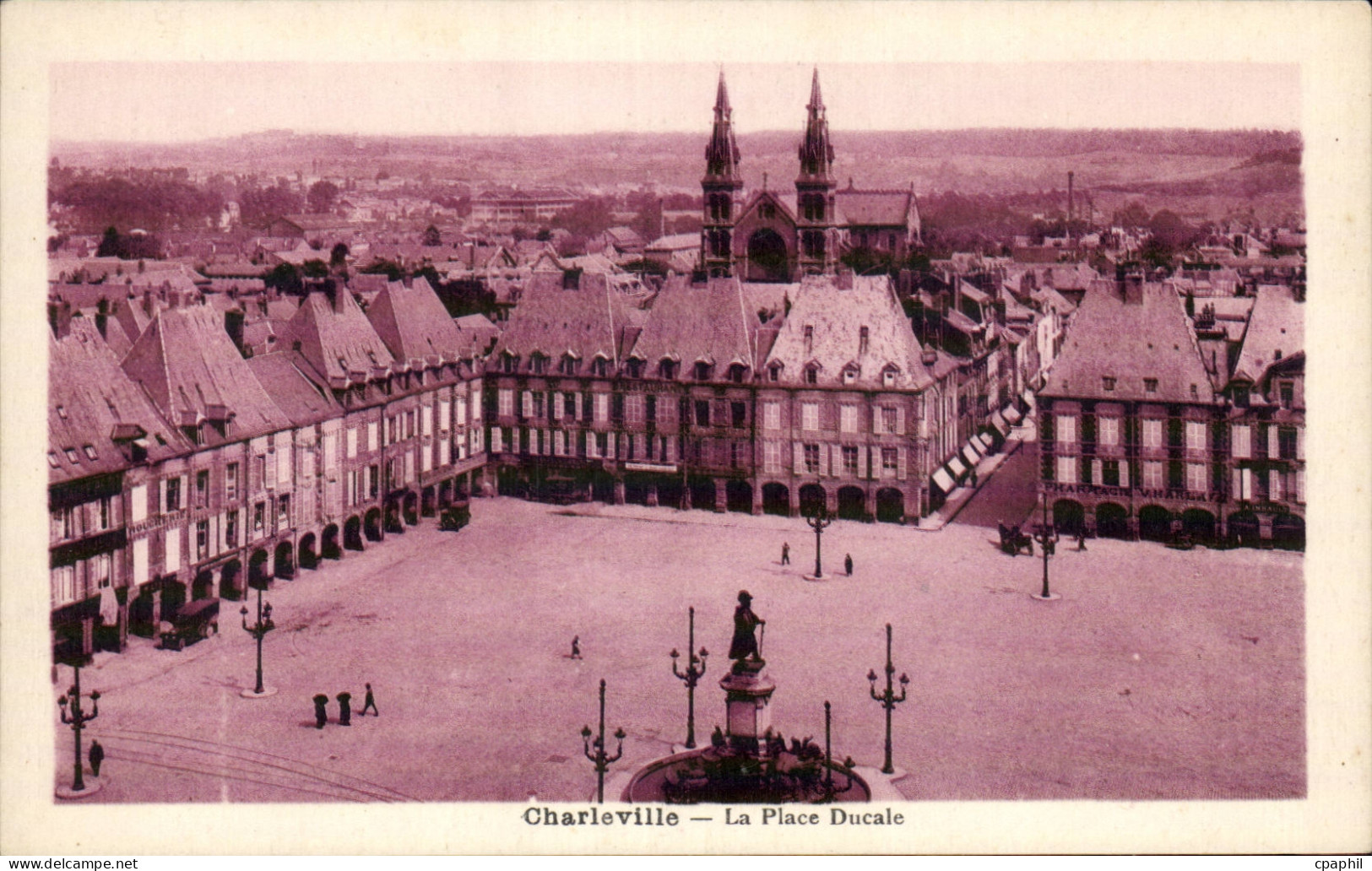 Charleville - La Place Ducale - CPA
