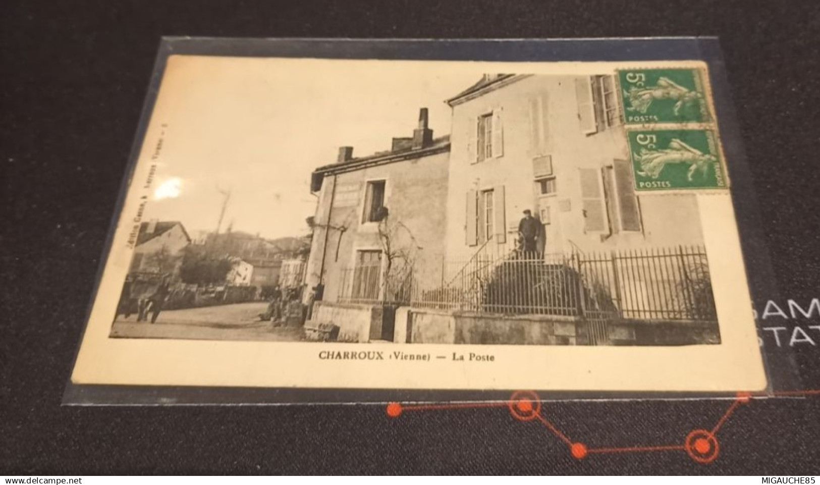 CHARROUX -  la poste
