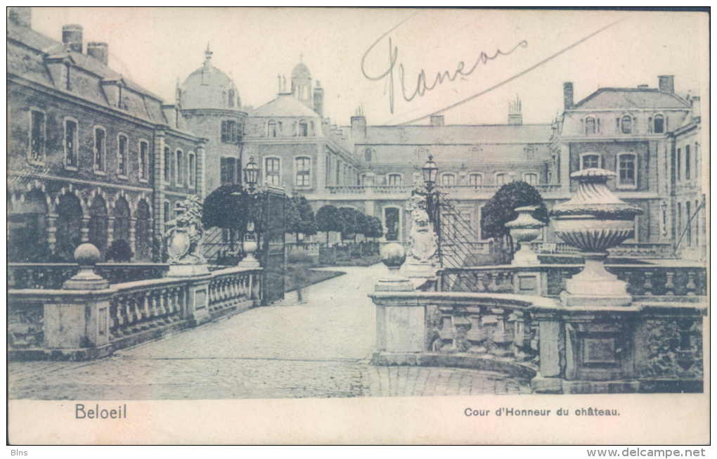 Château Beloeil Cour d'Honneur