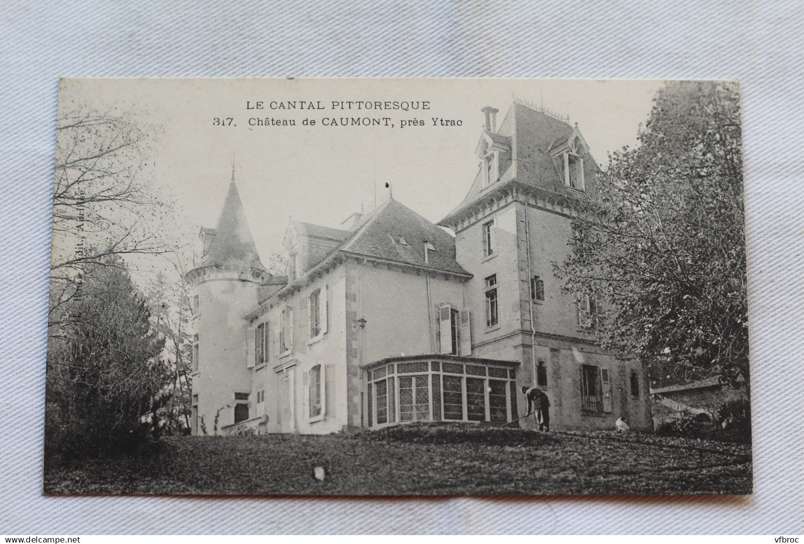 château de Caumont, près Ytrac, Cantal 15