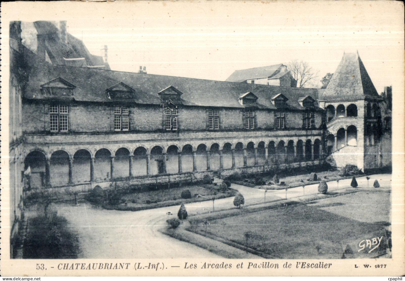 Chateaubriant - Les Arcades et Pavillon de l Escalier - CPA