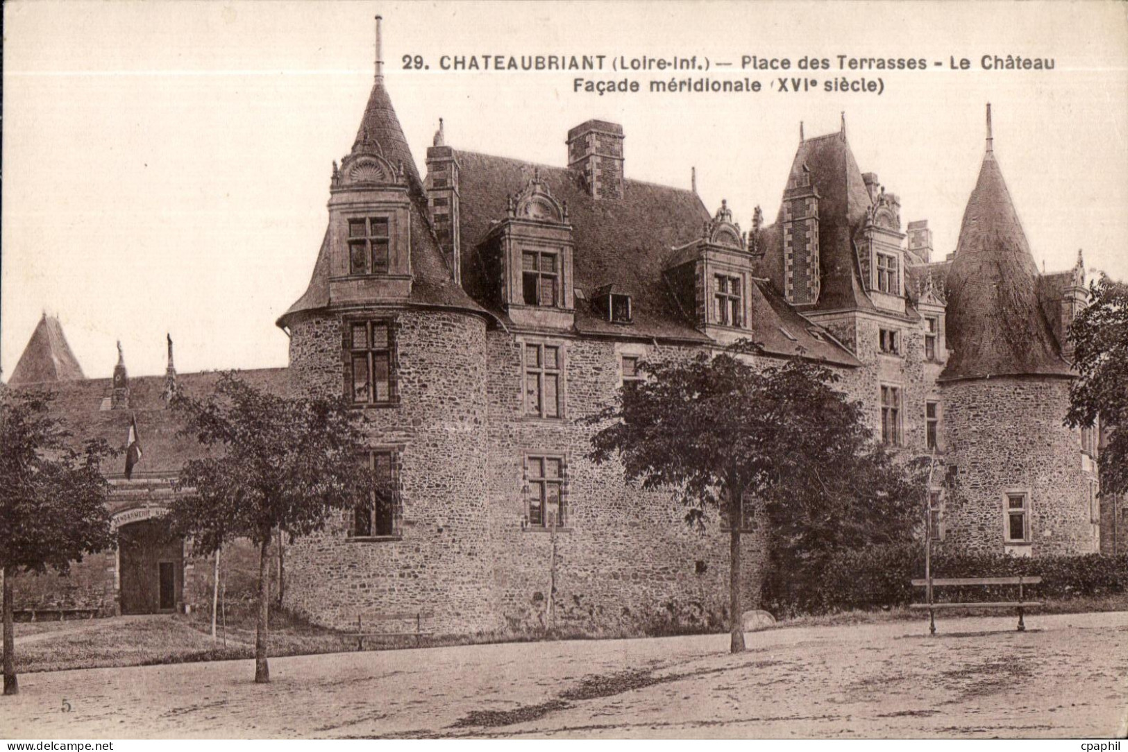 Chateaubriant - Place des Terrasses - Le Chateau - CPA