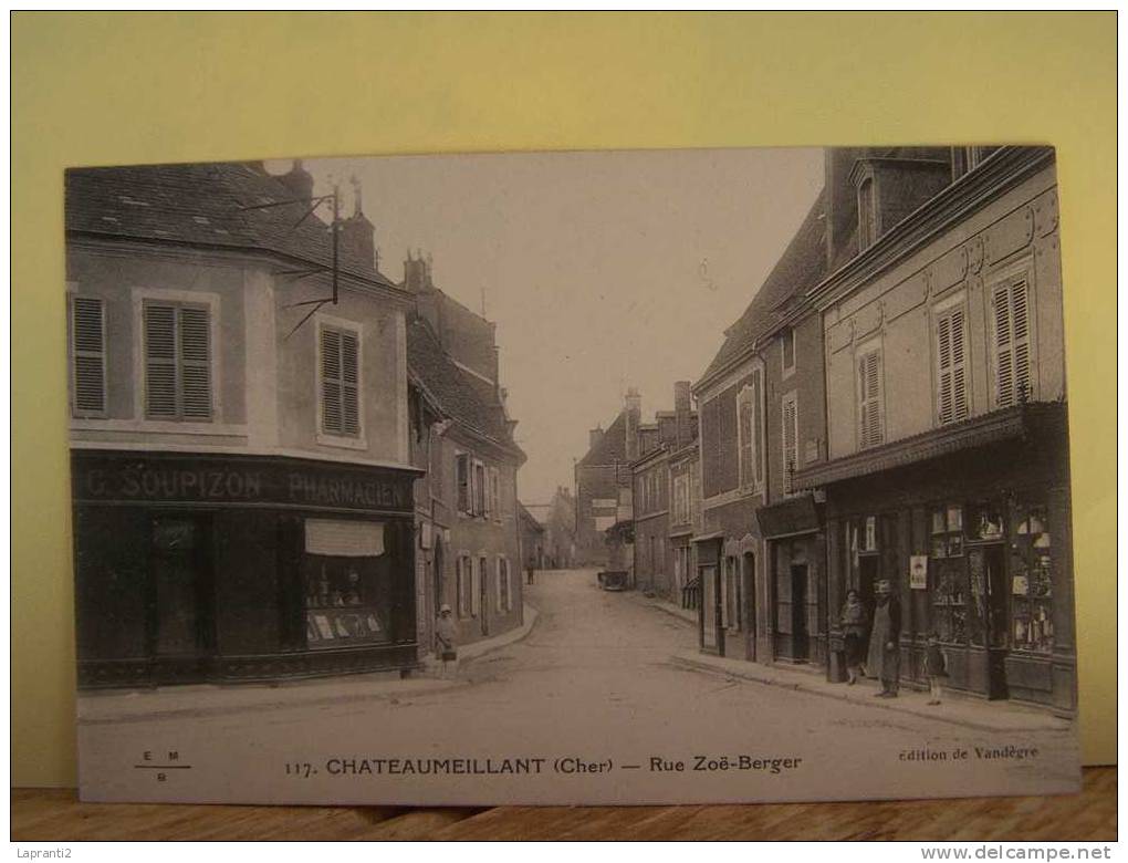 CHATEAUMEILLANT (CHER) RUE OOE-BERGER.