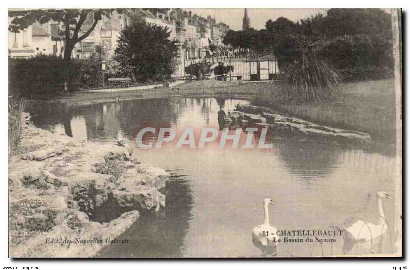 Chatellerault CPA Le bassin de Neptune