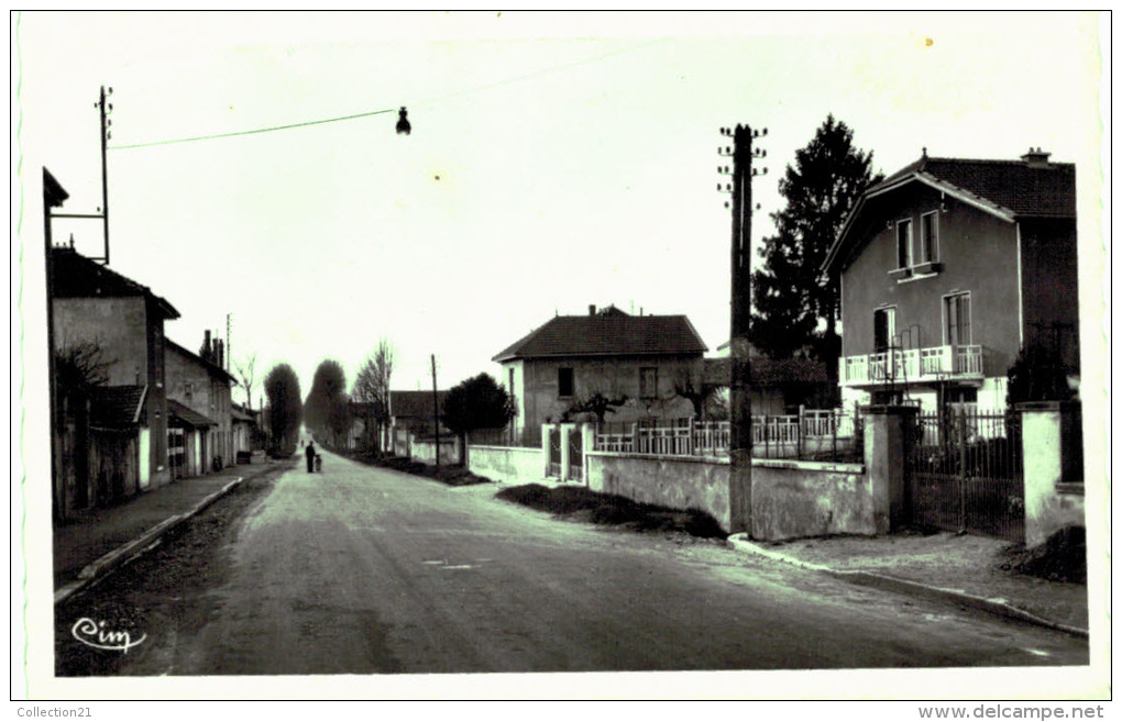 CHATILLON SUR CHALARONNE .... AVENUE DUBANCHET