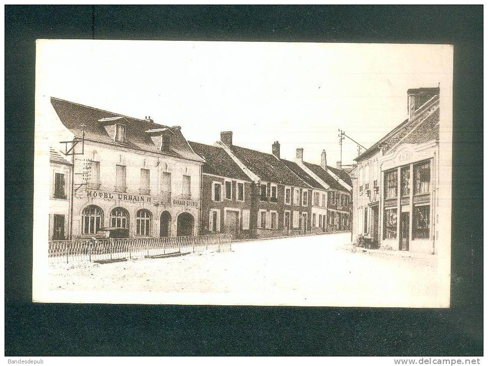 Chatillon sur Marne (51) - Place Centrale ( Hôtel Urbain II commerce charbons Machet Ets Leomand )
