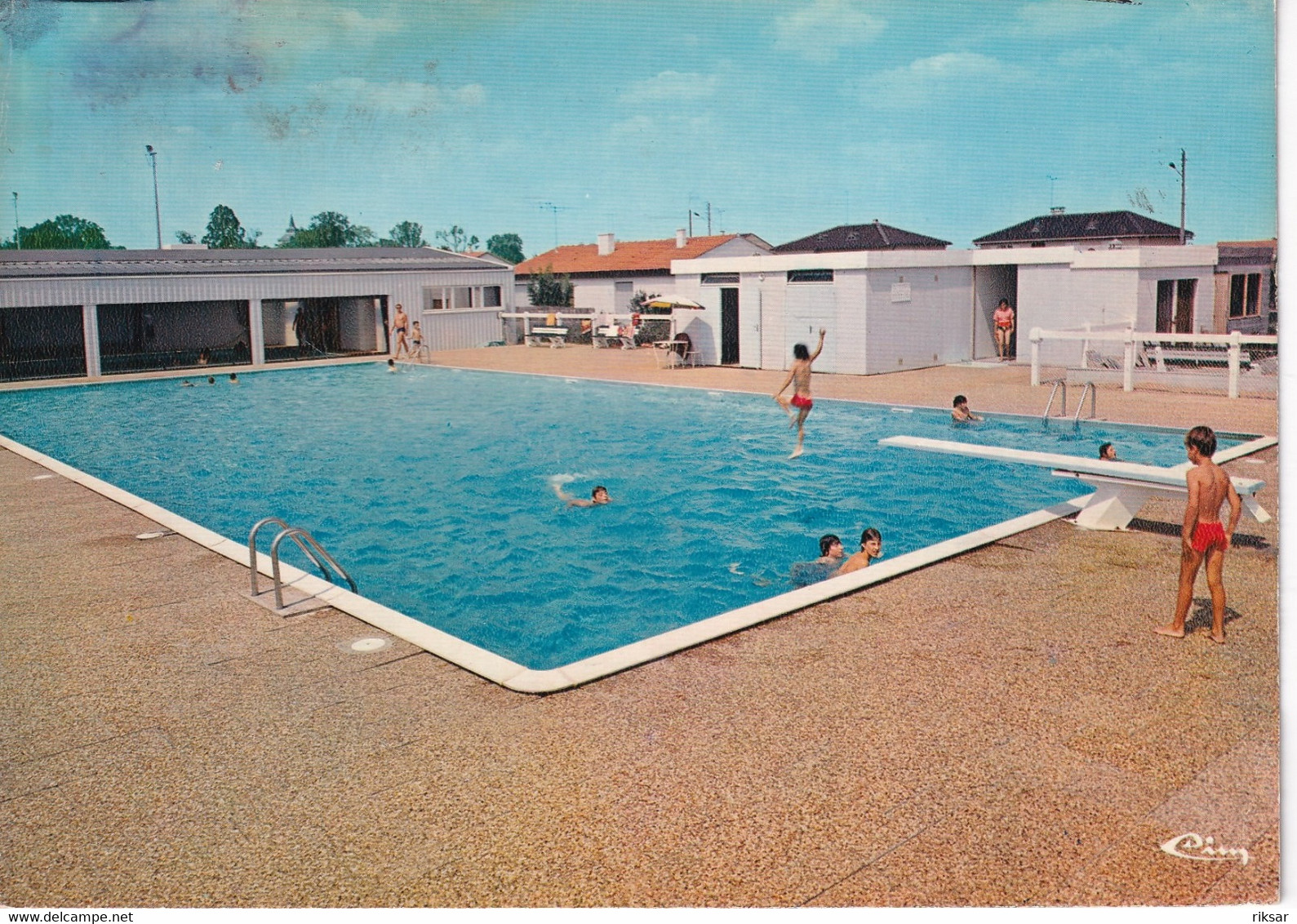 CHEMILLE(PISCINE)