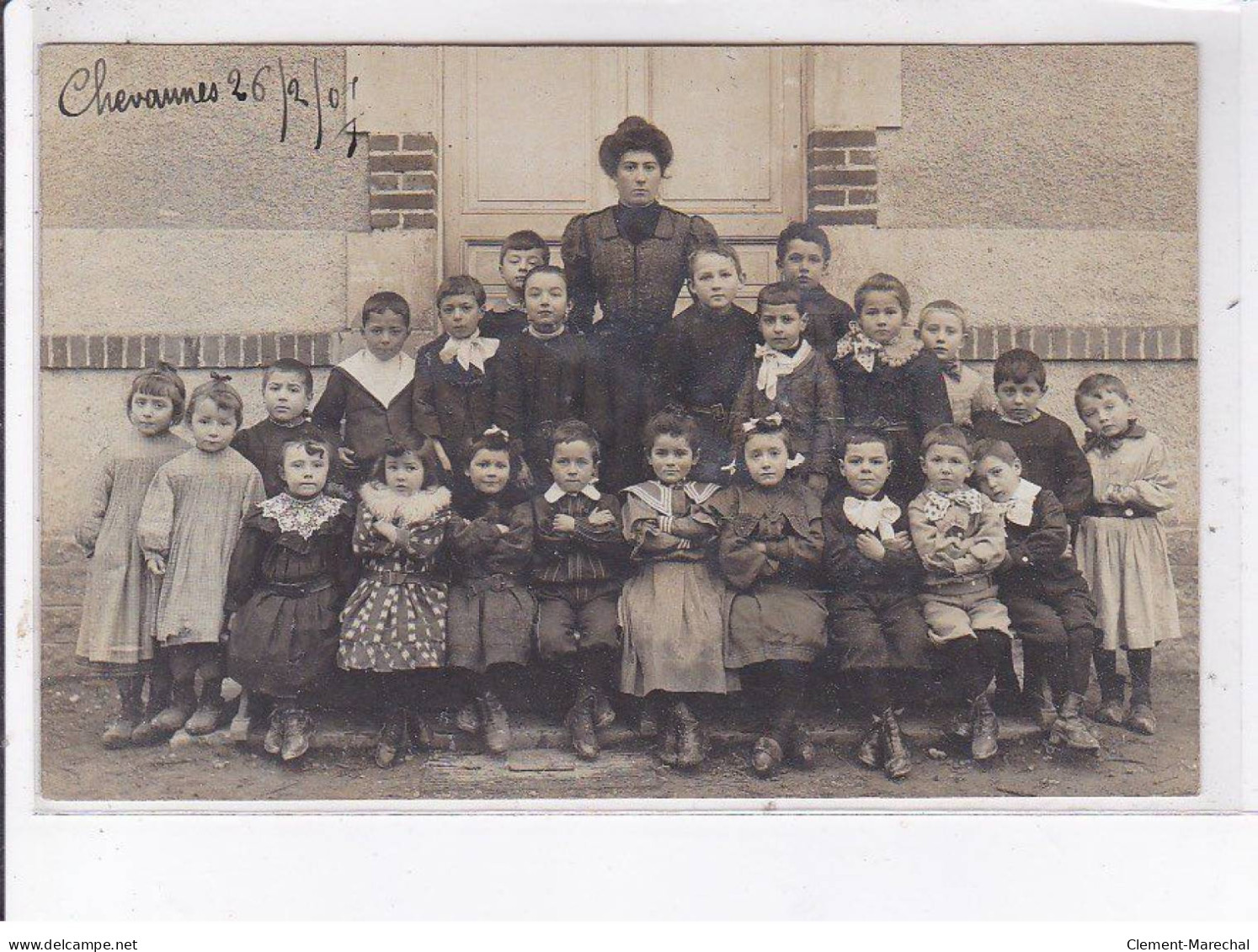 CHEVANNES: école - très bon état