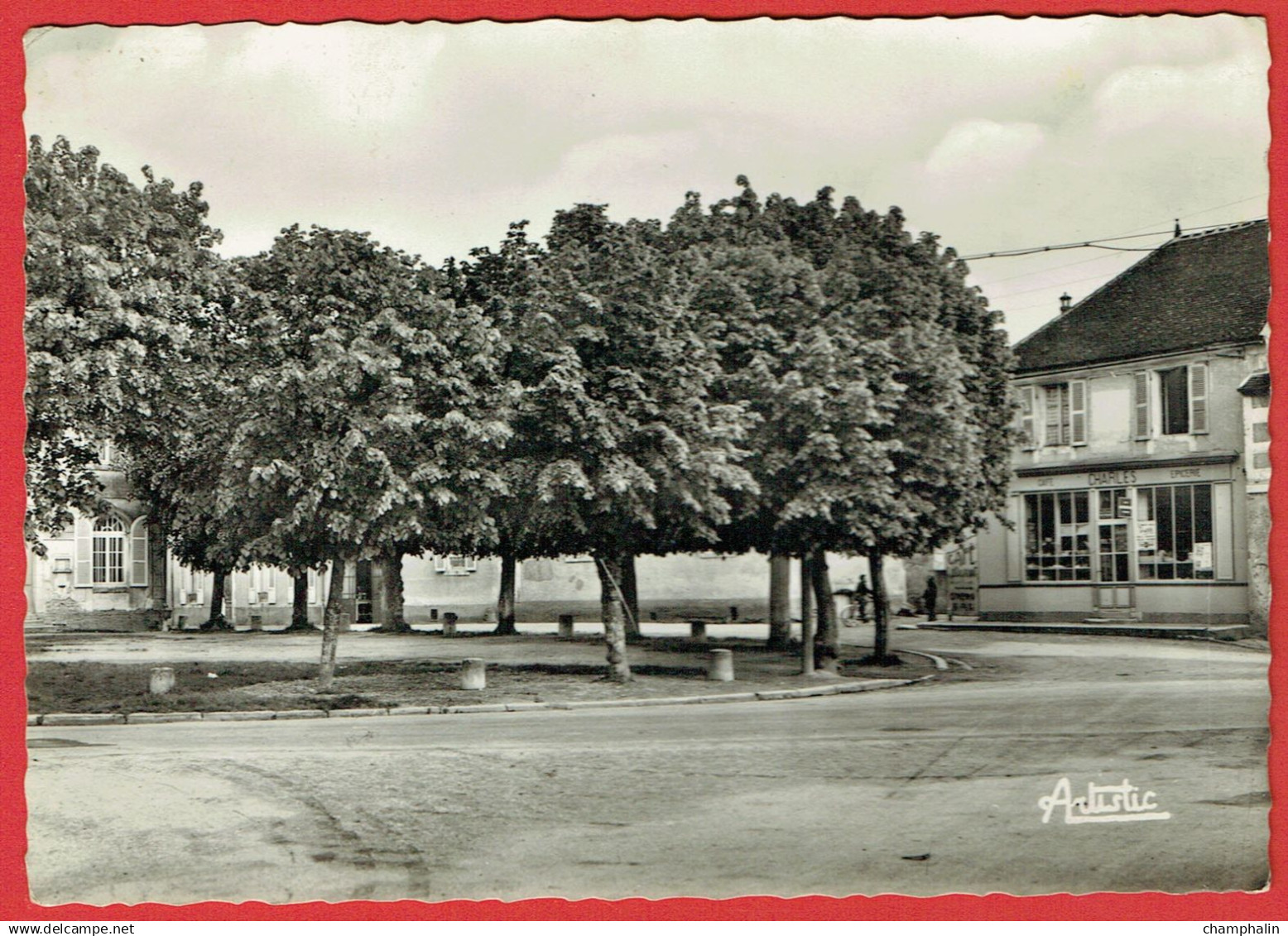 Chevannes - La Place - CAD - Café-Epicerie Charles