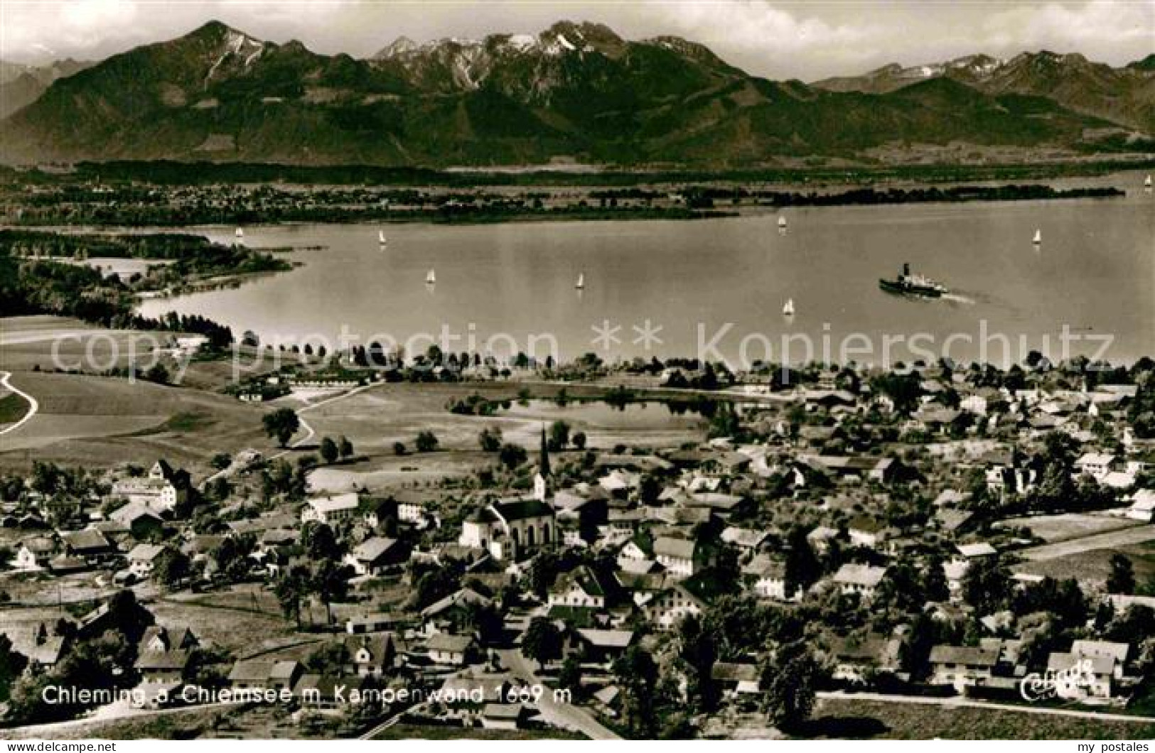 Chieming Chiemsee mit Kampenwand Chiemgauer Alpen Fliegeraufnahme