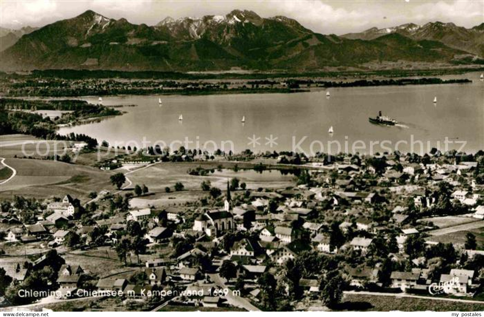 Chieming Chiemsee mit Kampenwand Chiemgauer Alpen Fliegeraufnahme
