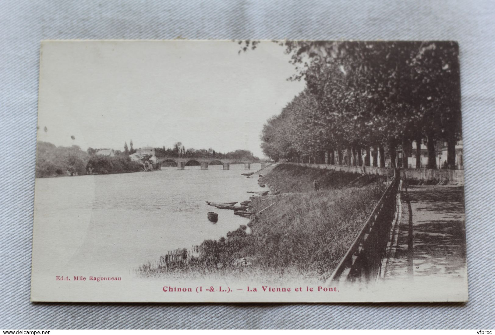 Chinon, la Vienne et le pont, Indre et Loire 37