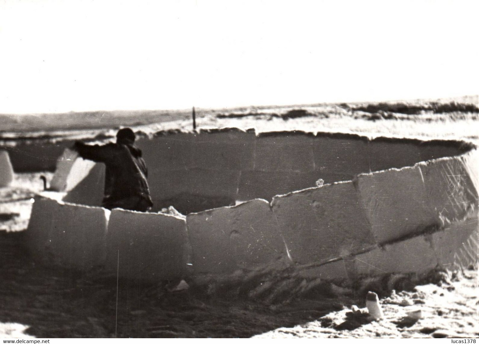 CHURCHILL / ESQUIMAUX / CONSTRUCTION DE L IGLOO