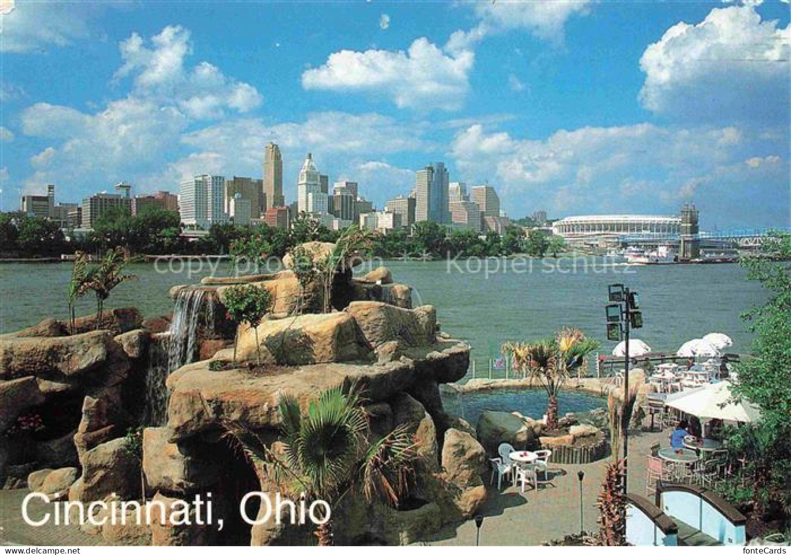 Cincinnati Ohio USA Cincinnati Skyline Ohio-River Wolkenkratzer Stadion Wasserfa