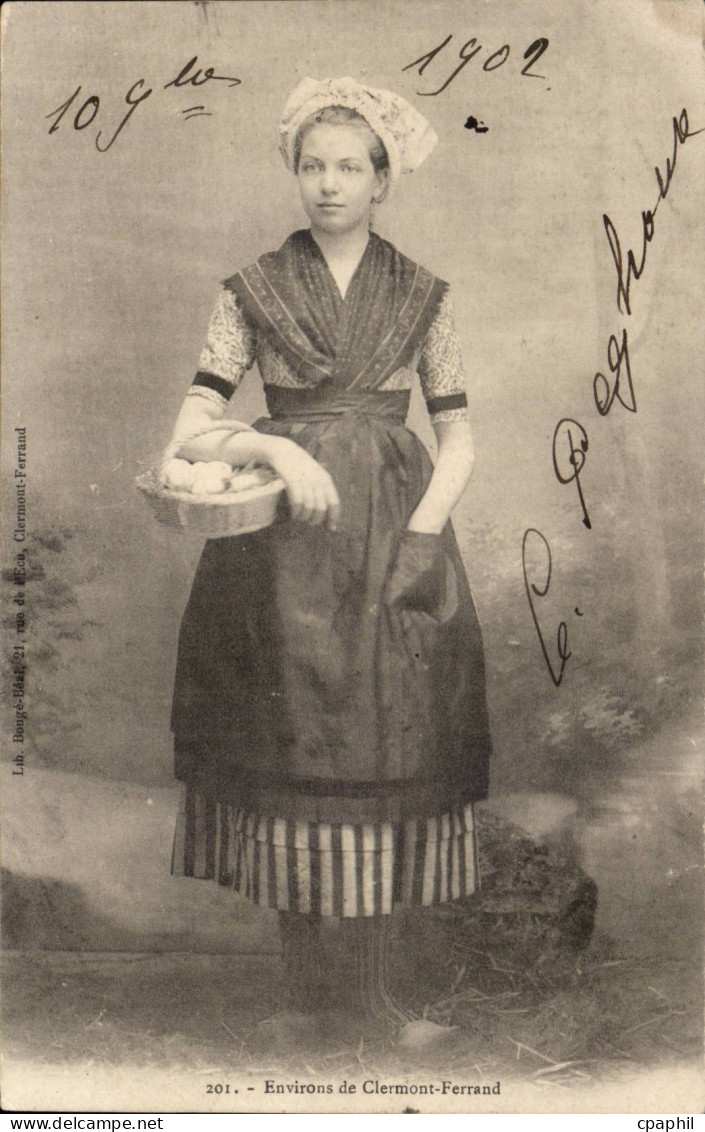 Clermont Ferrand - Environs de Clermont Ferrand - Costume local - femme fantaisie - CPA