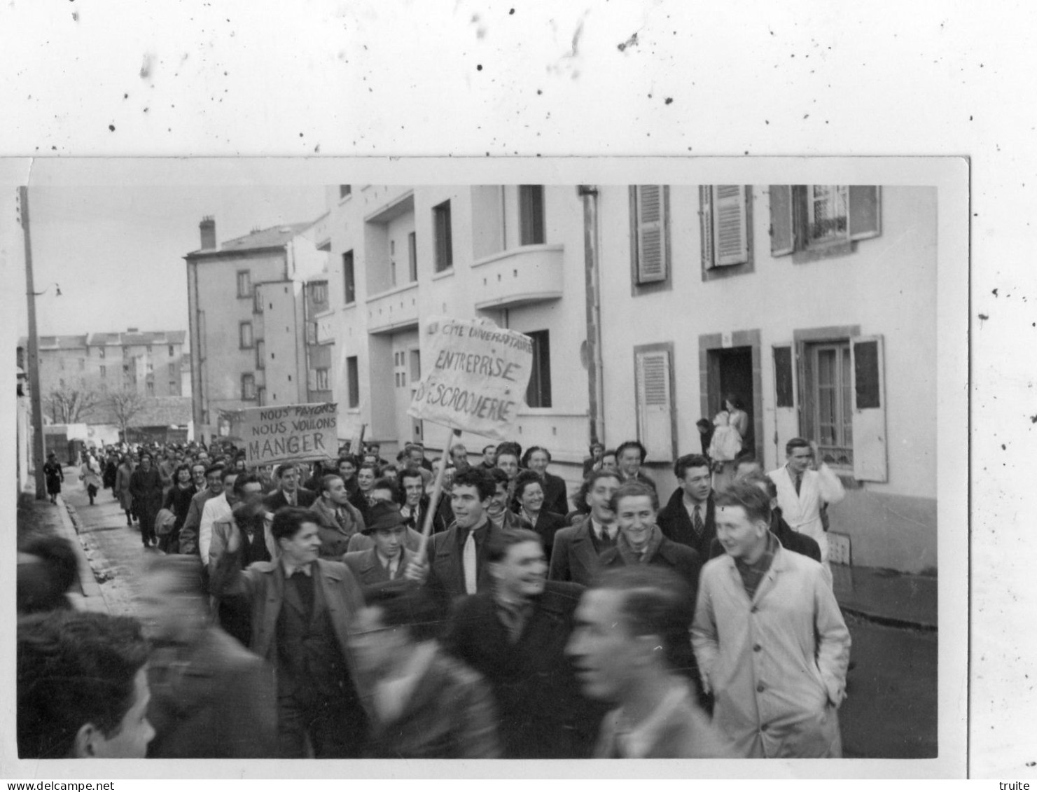 CLERMONT-FERRAND MANIFESTATION (  CARTE PHOTO )