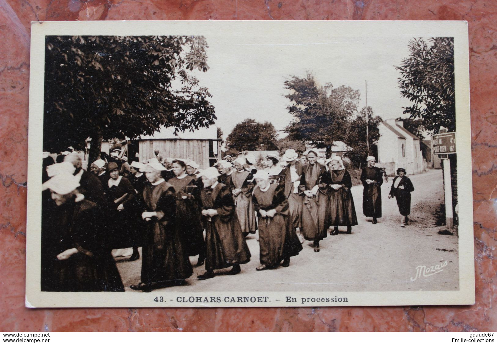 CLOHARS CARNOET (29) - EN PROCESSION