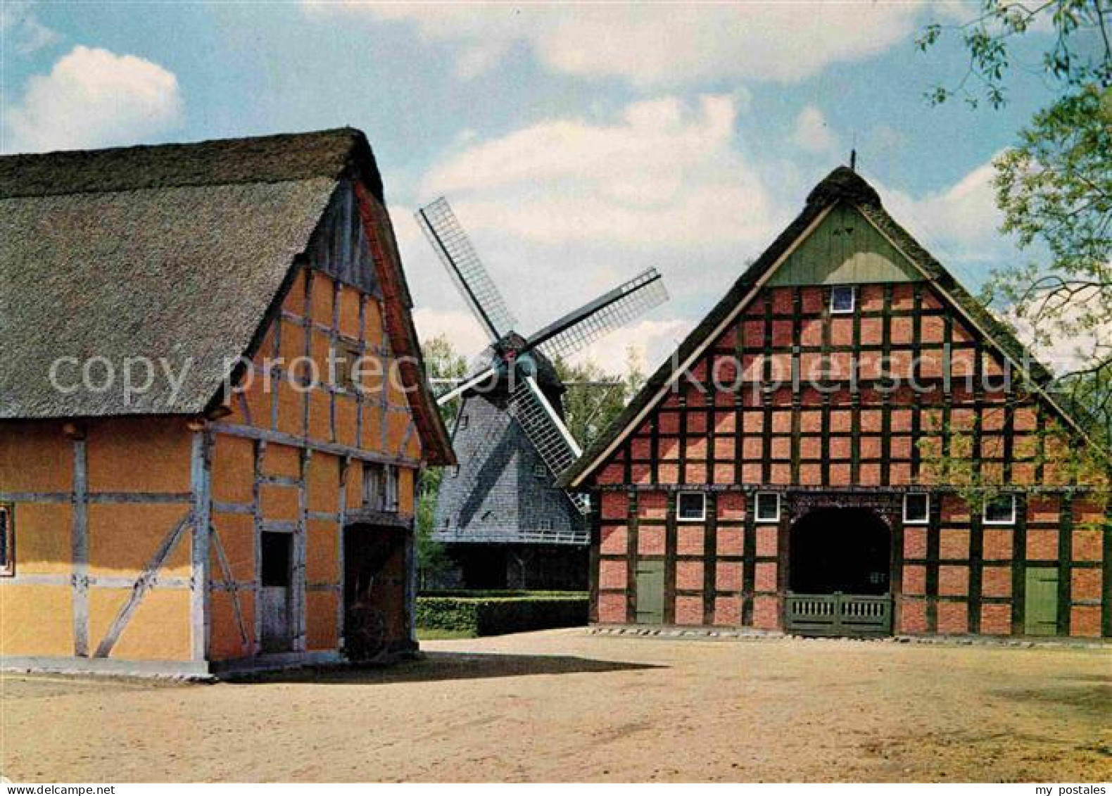 Cloppenburg Haakenhof Kappenwindmuehle Speicher