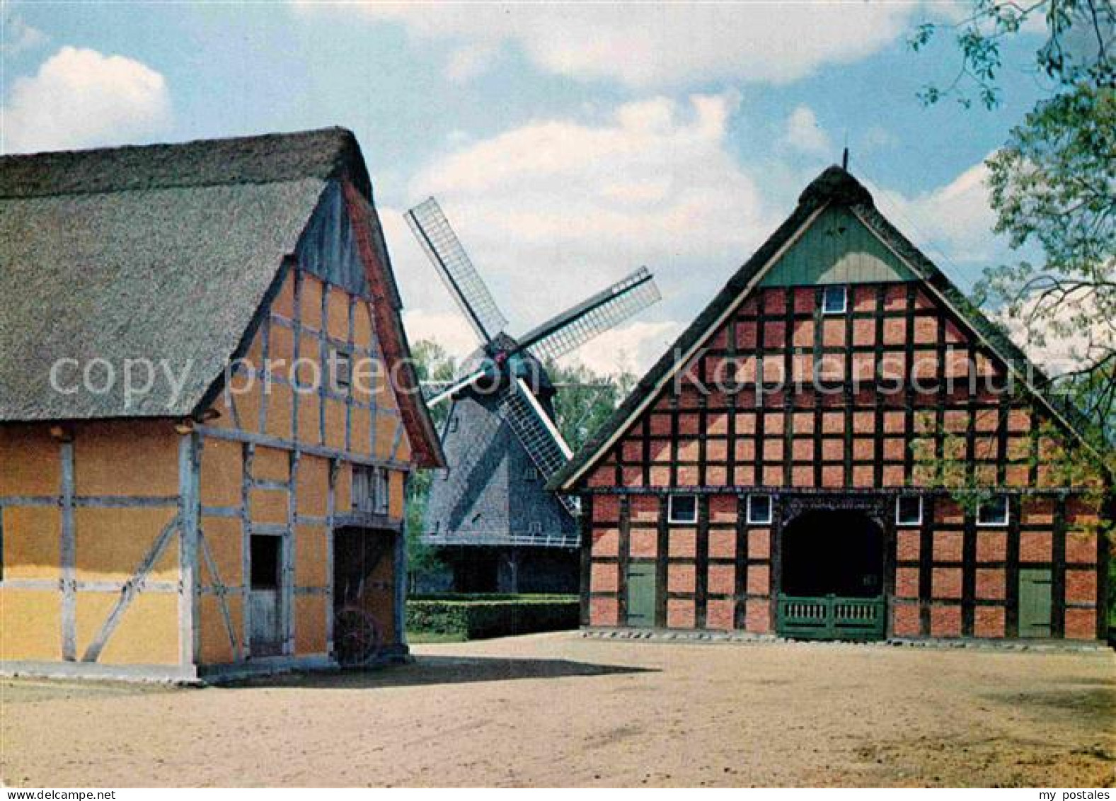 Cloppenburg Haakenhof Kappenwindmuehle Speicher