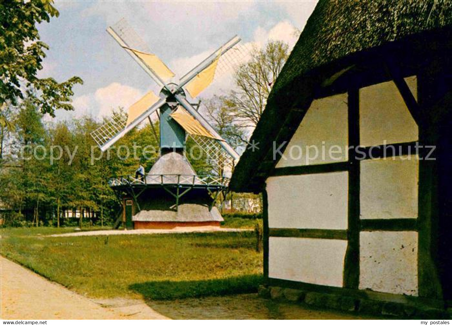 Cloppenburg Heuerhaus und Kokerwindmuehle