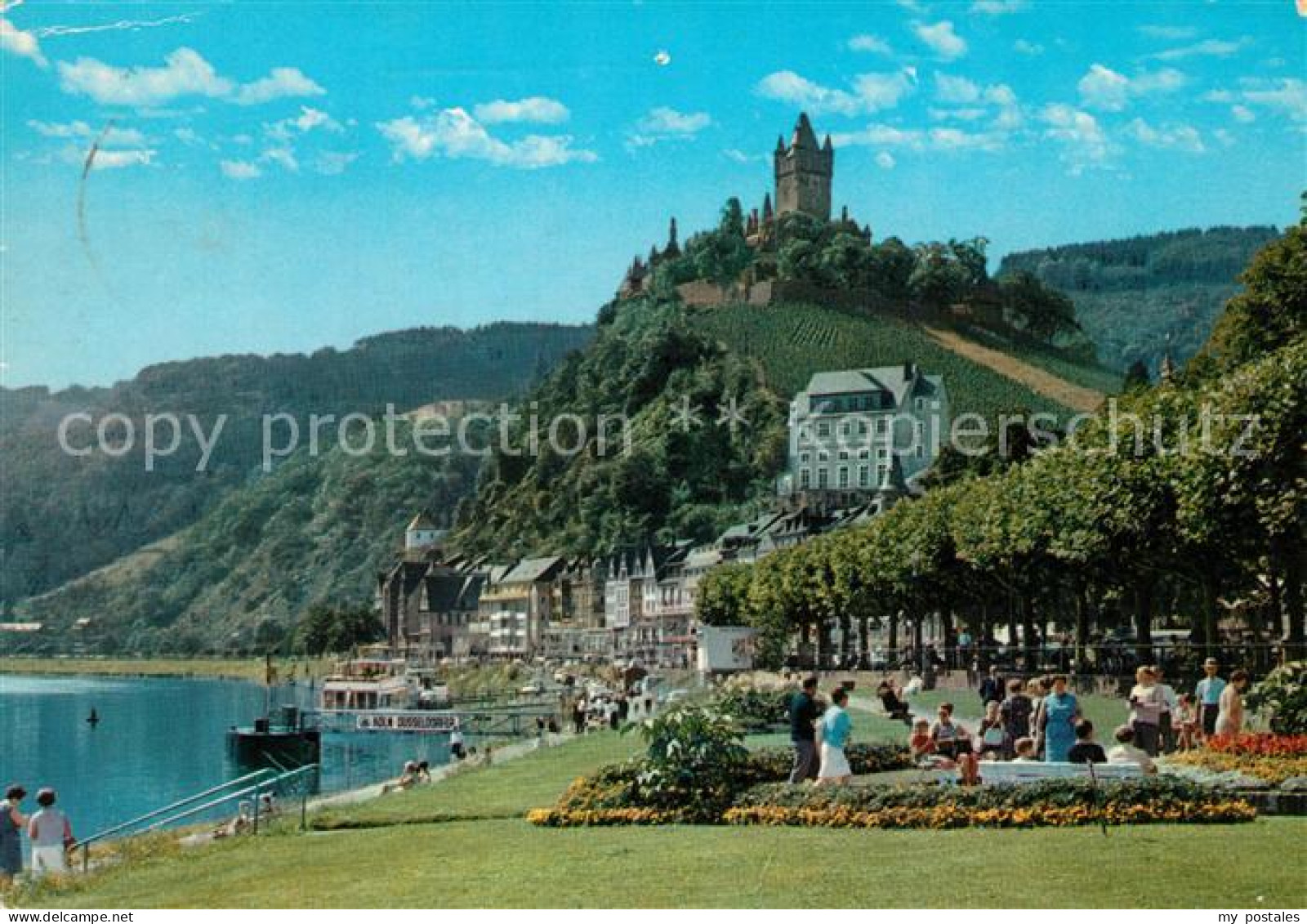 Cochem Mosel Moselufer mit Burg Cochem