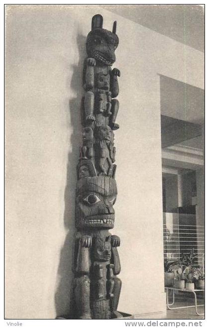 réf : A -13- 2752 : Mât Totem Angyeda Colombie Britannique