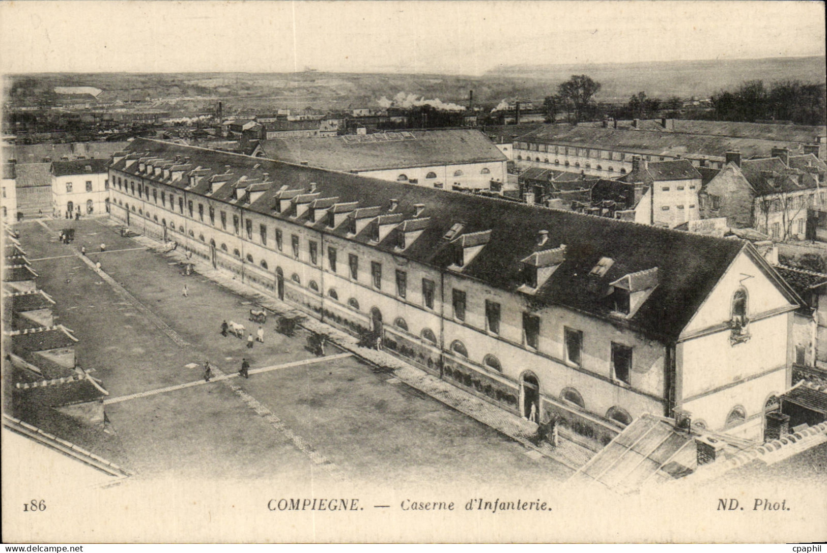 Compiegne CPA Caserne d'infanterie