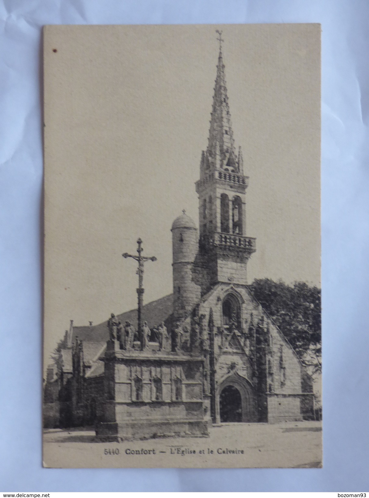 CONFORT MEILARS ( 29 ) L'EGLISE ET LE CALVAIRE