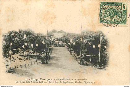Congo - Brazzaville - Mission Catholique de Brazzaville - Une Allée de la Mission de Brazzaville le jour dur du Baptême