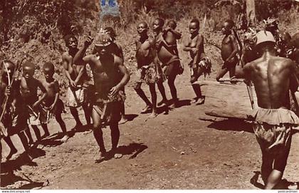 Congo Belge - Danse pygmée - Publ. Maxim 9