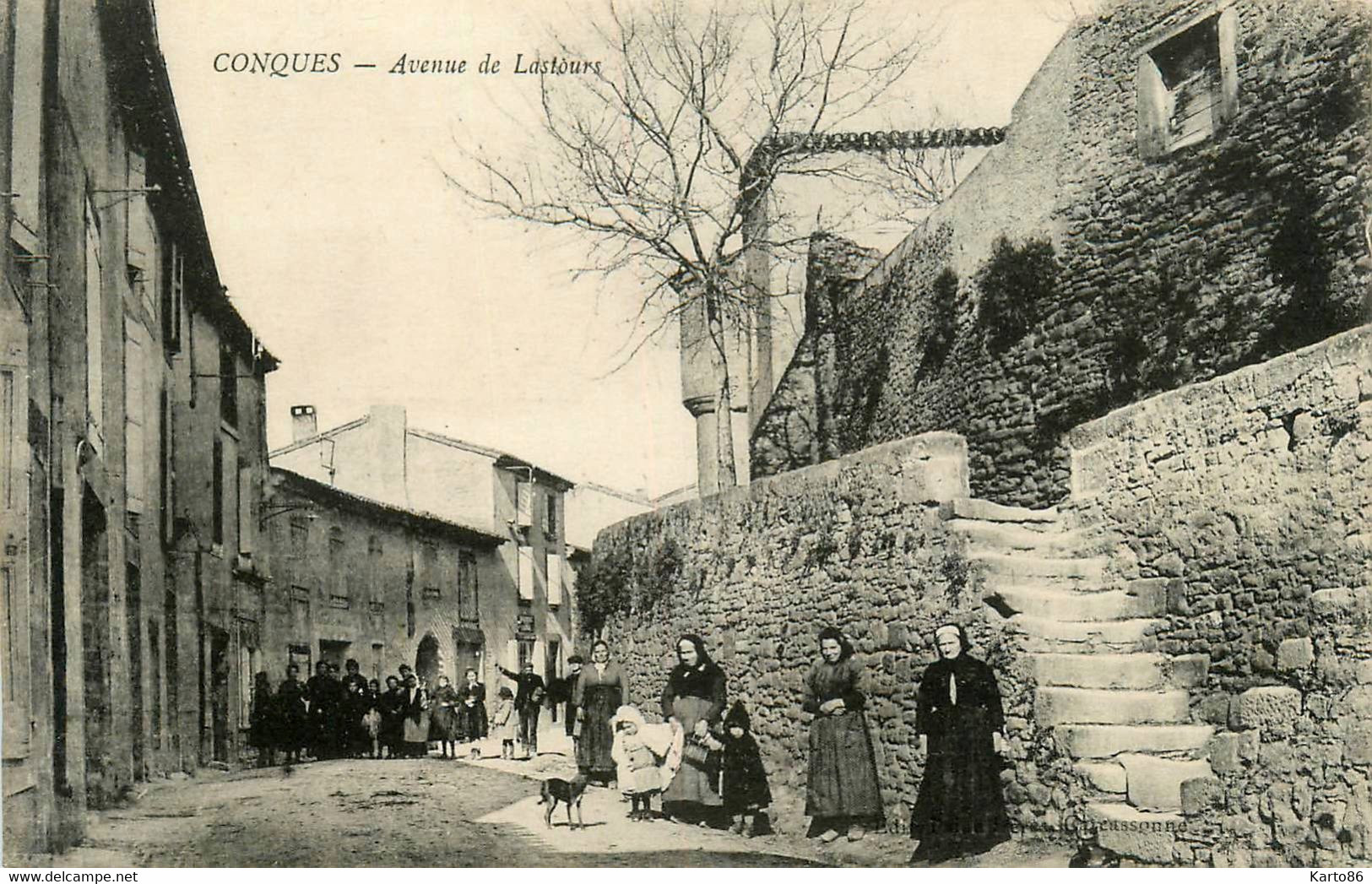 conques * avenue de lastours * villageois