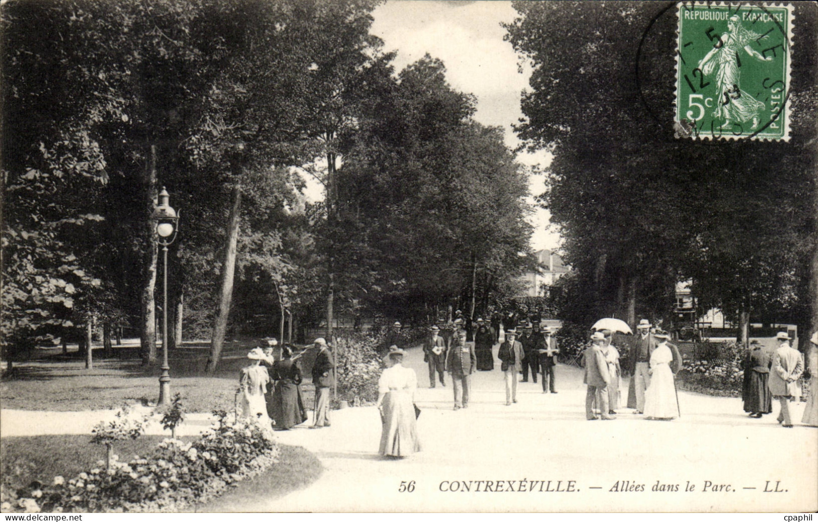 Contrexeville - Allees dans le Parc - CPA