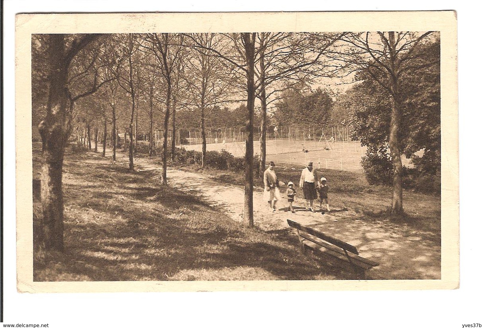 CONTREXEVILLE - Les tennis