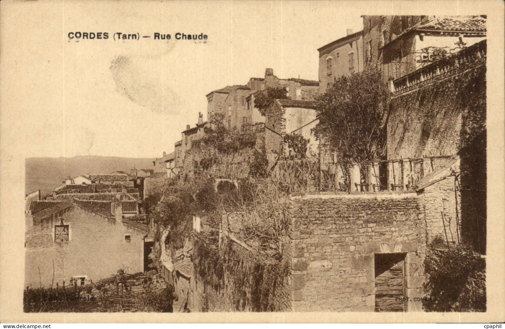 Cordes - Rue Chaude - CPA