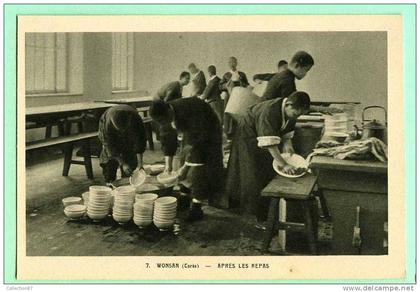 ASIE - COREE du NORD - WONSAN - VAISSELLE aprés les REPAS