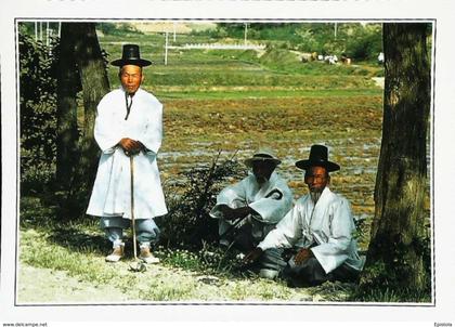 Corée du sud  Coréens sur la route de Yang Yang    Années80s