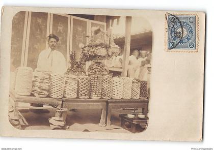 CPA Corée - Carte photo - Vendeur de sucreries sur un marché