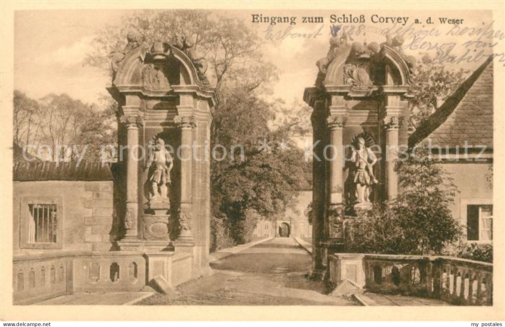 Corvey Eingang zum Schloss Statuen