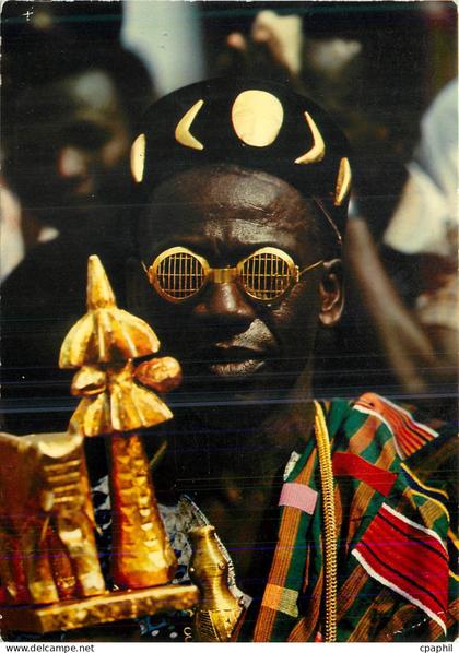 CPM Cote d'Ivoire Chef coutumier pare d'attributs en or
