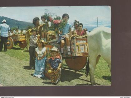 Amérique - Ninos ataviados con trajes tipicos