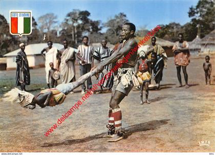 Danseur acrobatique Guéré - Côte d'Ivoire Ivory Coast