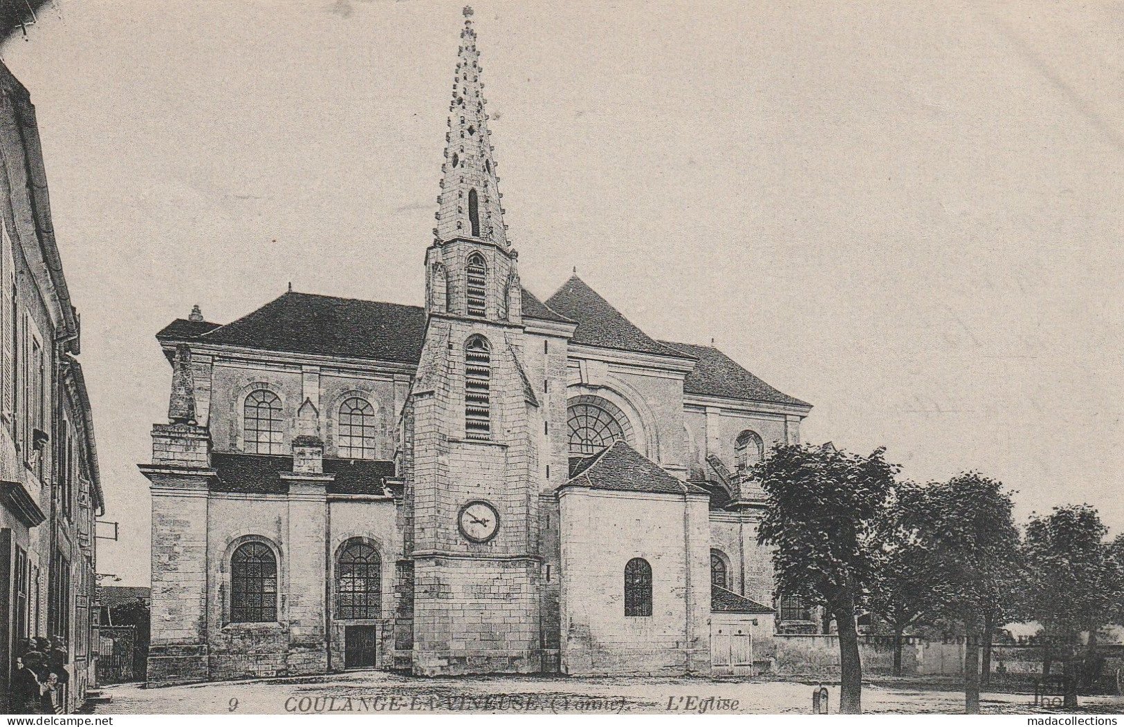 Coulanges la Vineuse (89 - Yonne ) L'Eglise