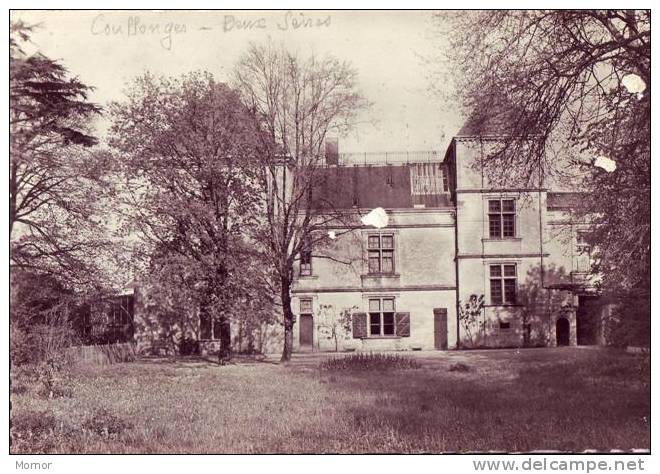 COULONGES-SUR-L'AUTIZE Le Château