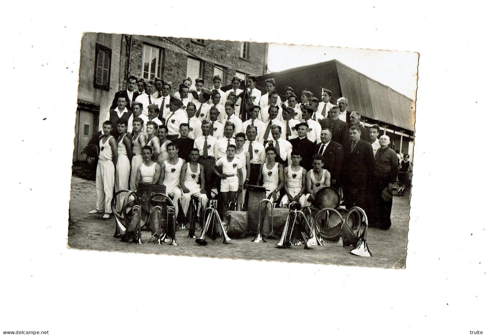COURPIERE " L'AVANT GARDE " SOCIETE DE GYMNASTIQUE ET DE MUSIQUE ( CARTE PHOTO )