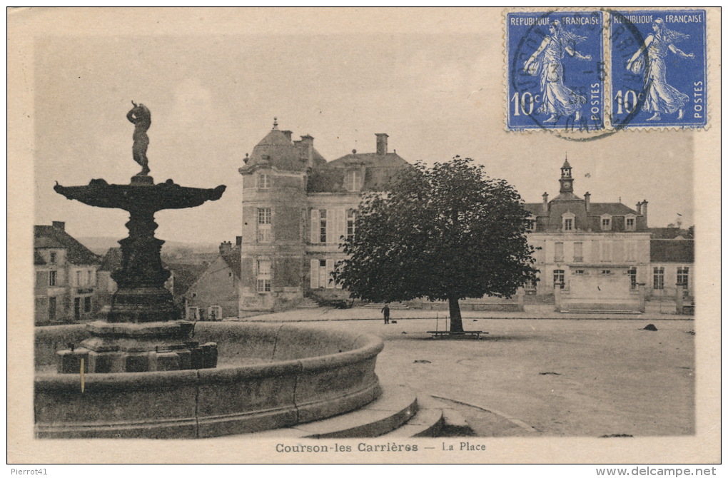 COURSON LES CARRIERES - La Place