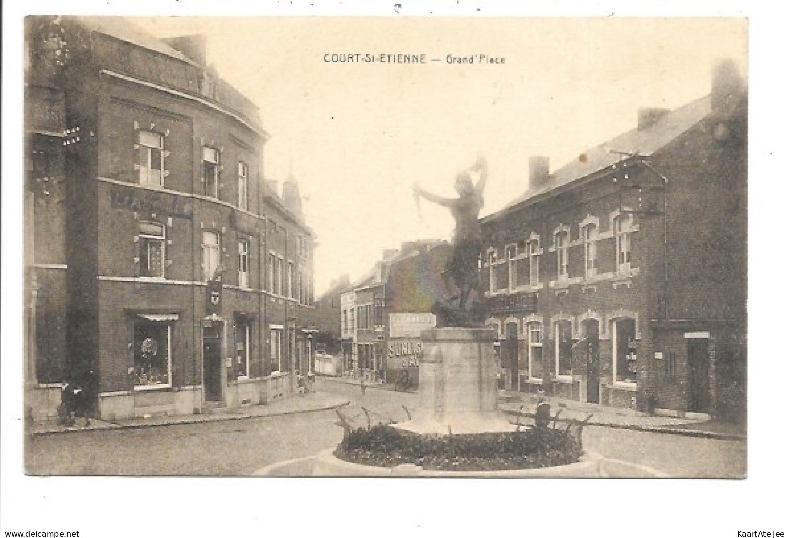 Court-Saint-Etienne - Grand'Place.
