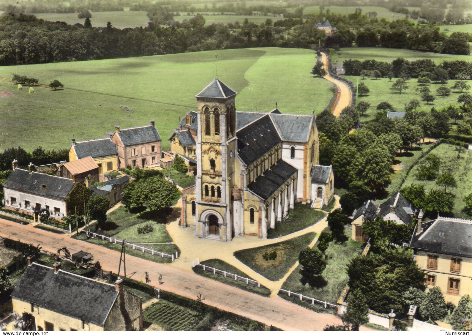 Courtomer belle vue aérienne Eglise